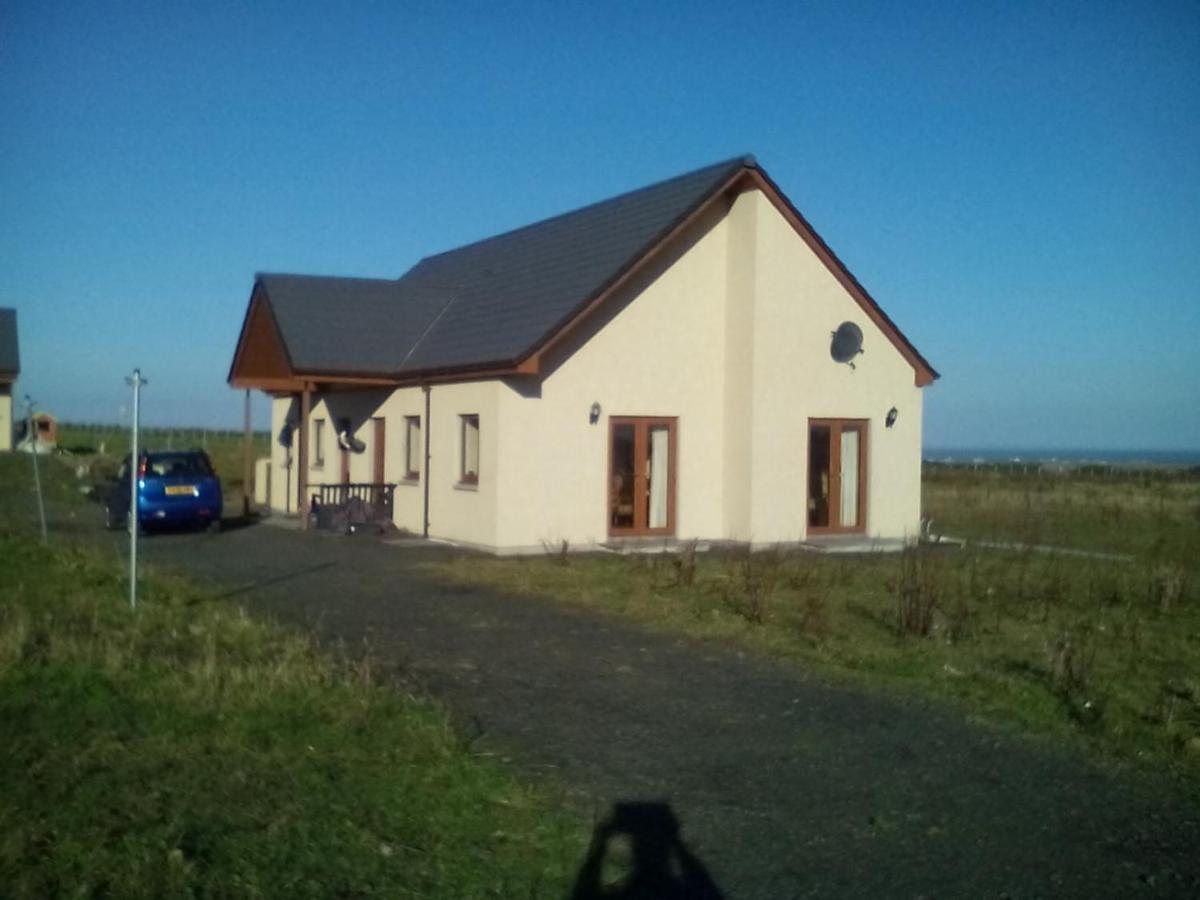 Bed and Breakfast April House Barrock Экстерьер фото