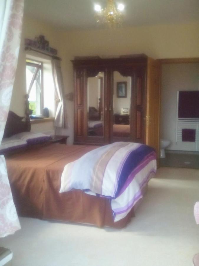 Bed and Breakfast April House Barrock Экстерьер фото